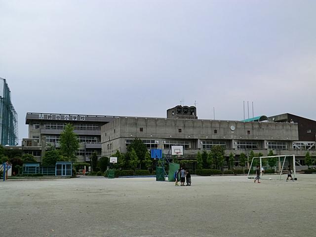 Primary school. 580m until the Saitama Municipal Suzuya Elementary School