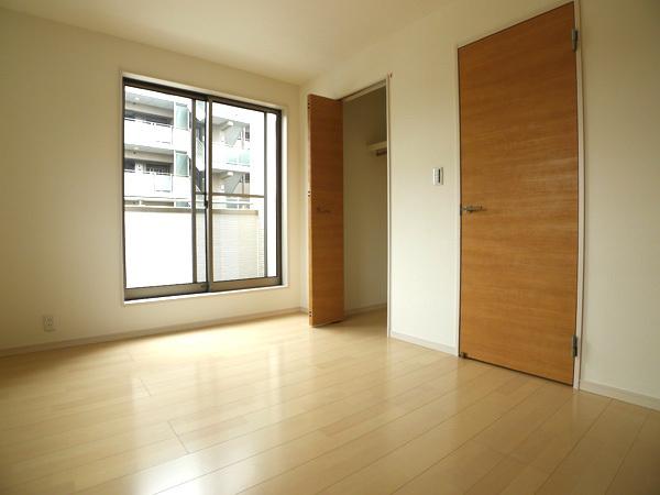 Non-living room. Room (August 2013) Shooting 8 Building