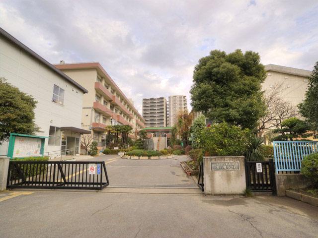 Primary school. 878m to Yono Yahata elementary school