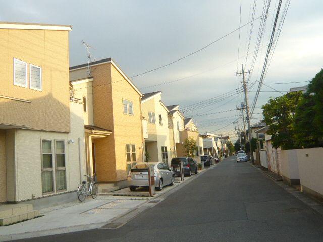 Local photos, including front road. It is a quiet residential area