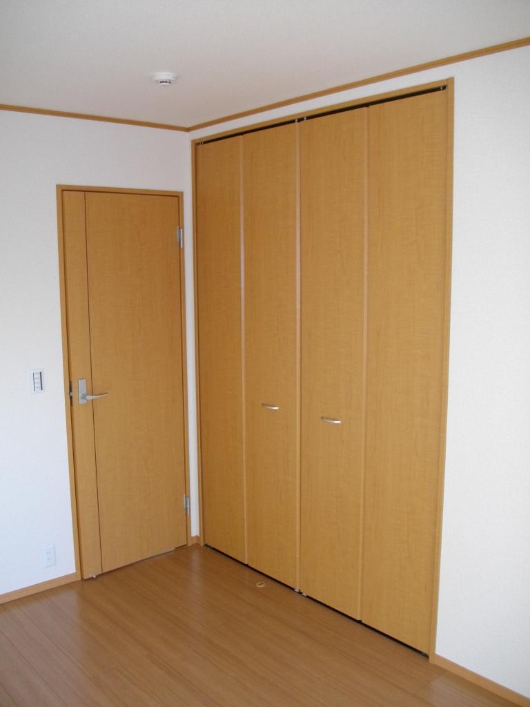 Receipt. Indoor (11 May 2013) shooting Building 2 storage