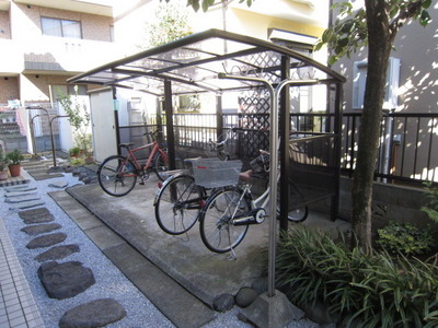 Other common areas. In the parking lot with a roof, Not wet in the rain!