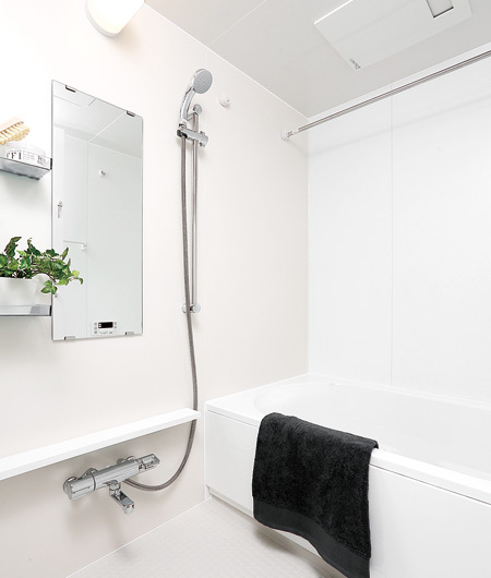 Bathing-wash room.  [Bathroom] Snuggle up to the day-to-day spiritually rich, Bathroom that combines comfort and beauty. Small unit bus stepped in, Reduce the difference in level of the frame and the bathroom door surface material, It is easy to clean and without packing.