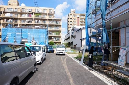 Local photos, including front road. Frontal road