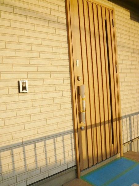 Entrance. Local (11 May 2013) Shooting