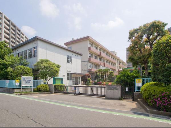 Primary school. Elementary school to 310m Saitama Municipal Yono Yahata elementary school