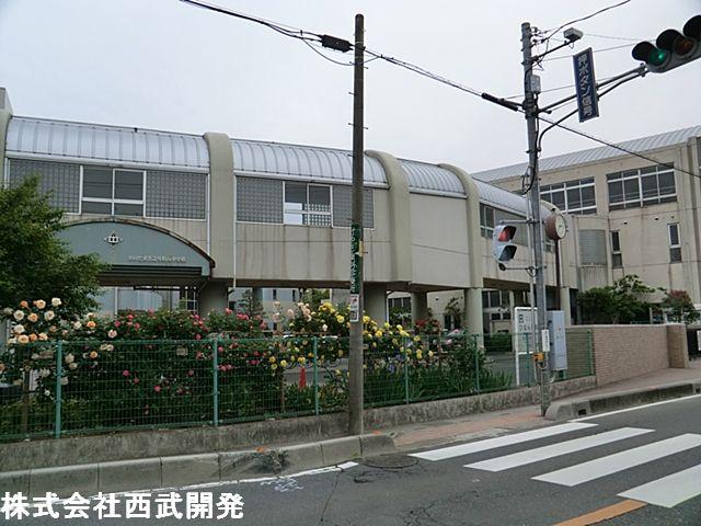 Junior high school. 940m until the Saitama Municipal Yono Minami Junior High School