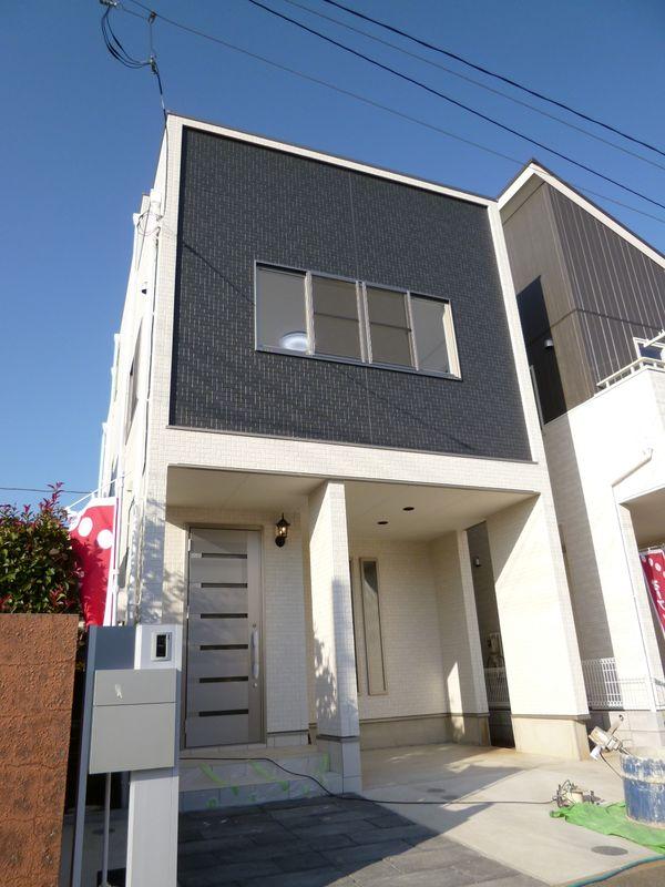 Local appearance photo. Local 1 Building appearance