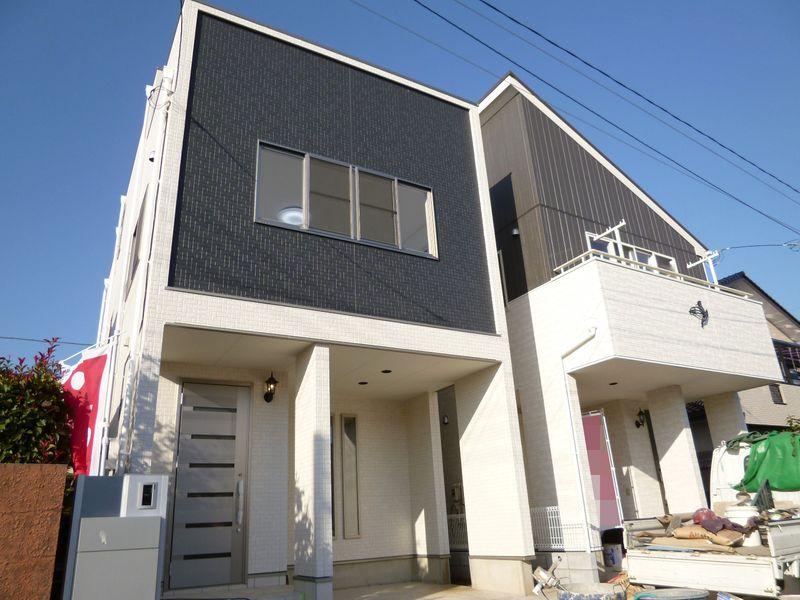 Local appearance photo. Local two buildings site