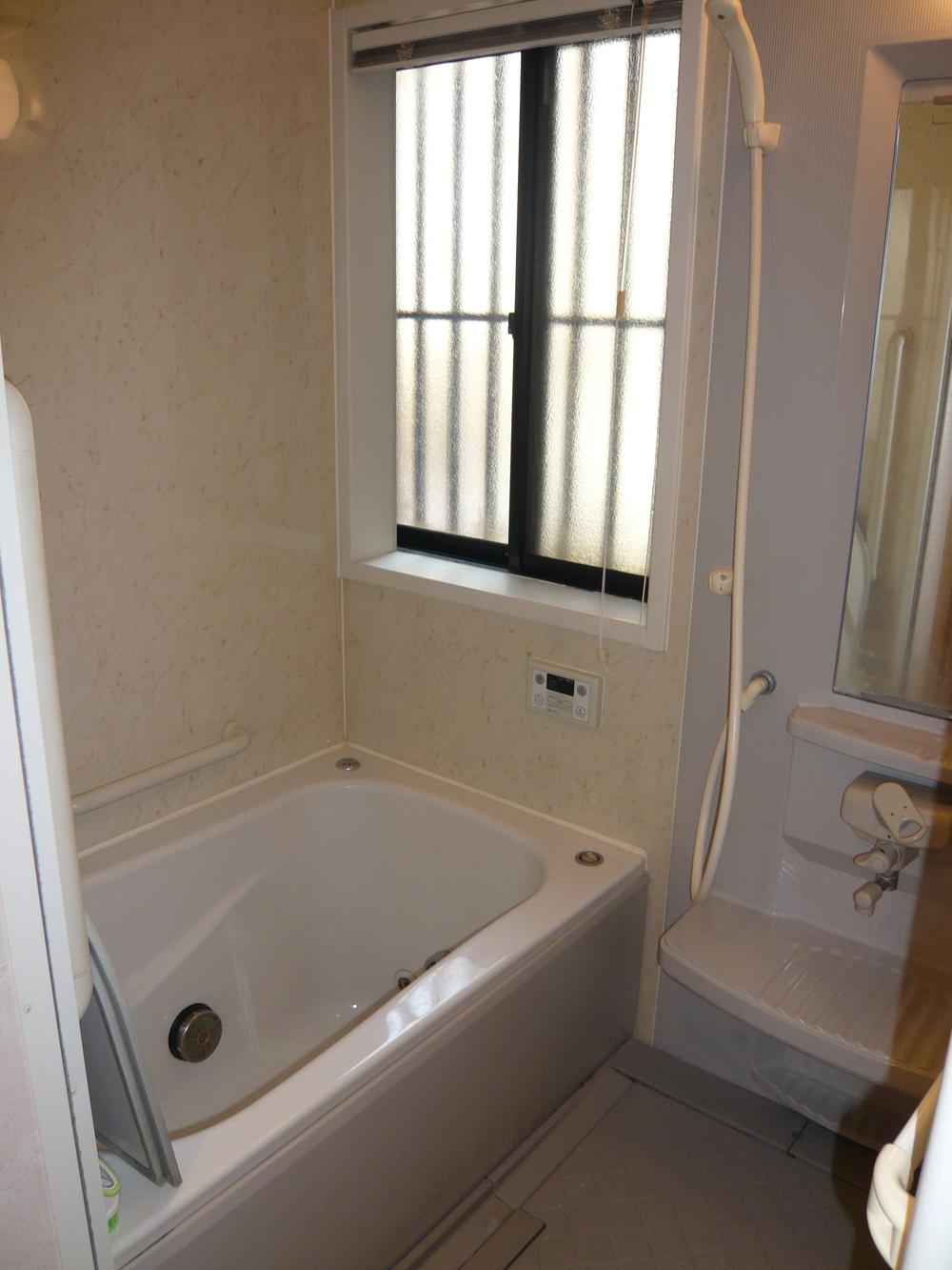 Bathroom. ● unit bus ~ !