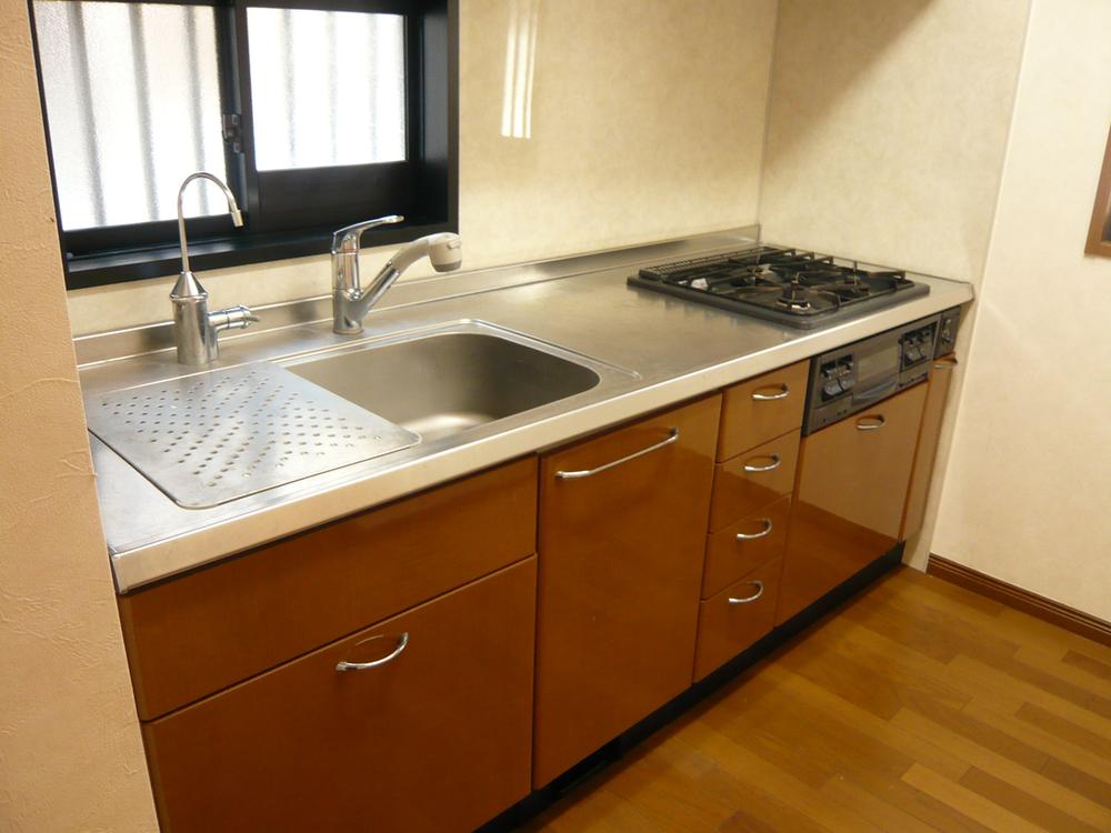 Kitchen. ● Kitchen ~ !