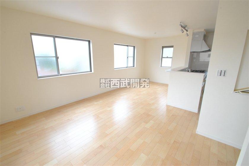 Living. 1 Building a living-dining