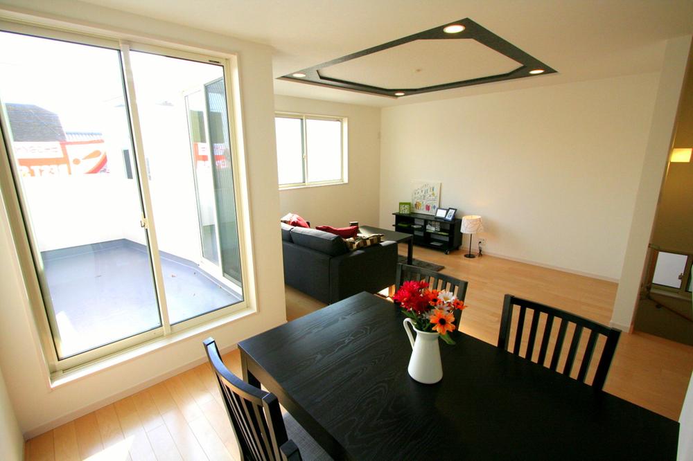 Living. Local (11 May 2013) Shooting