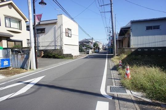 Local photos, including front road. Frontal road