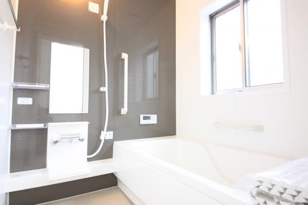 Same specifications photo (bathroom)