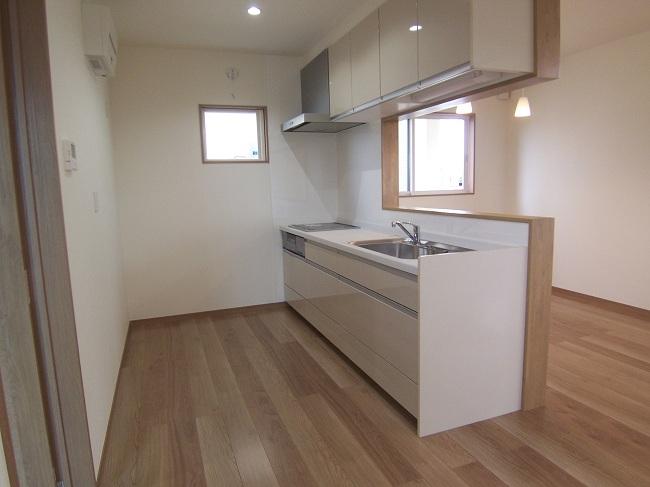 Kitchen. A-8 compartment Houses built for sale "Parenting family home." Easy-to-use care Ease of kitchen Of course, it is with IH cooking heater! 