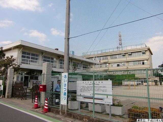 Primary school. 3300m until the Saitama Municipal Shinwa Elementary School