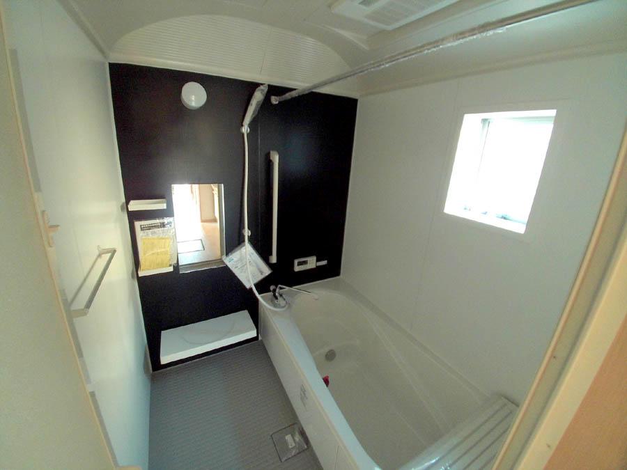 Bathroom. Was building completed. Such as the actual image from per yang, We have to wait all the time so you can see directly. 