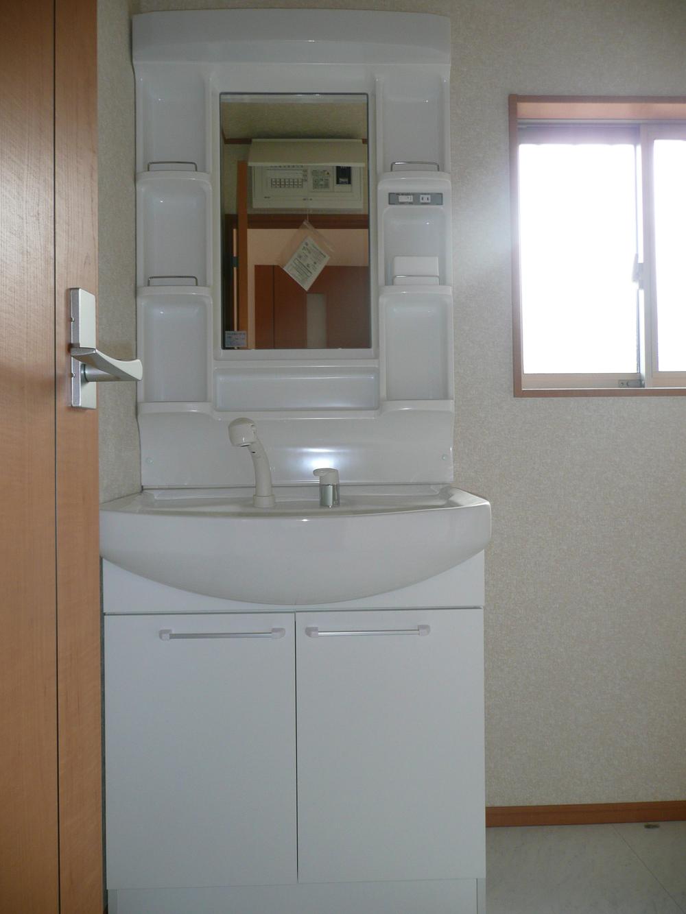 Wash basin, toilet. Indoor (September 2013) Shooting