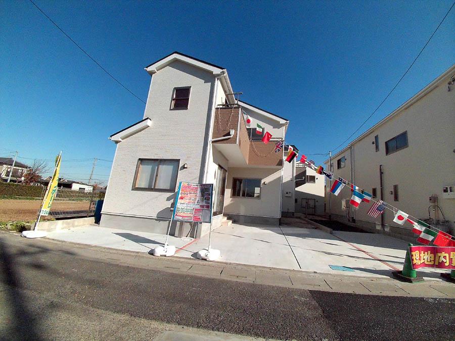 Local photos, including front road. Was building completed. Such as the actual image from per yang, We have to wait all the time so you can see directly. 