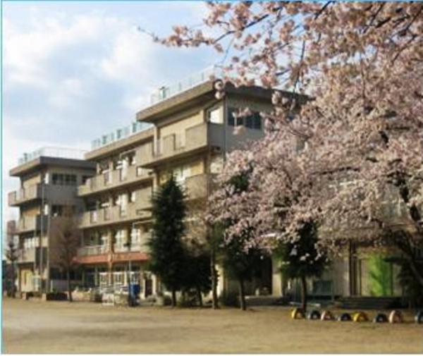 Primary school. Nishihara to elementary school 900m
