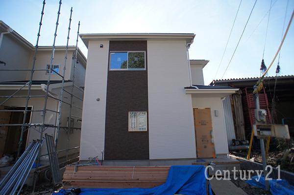 Local appearance photo. 1 Building