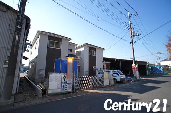 Local photos, including front road. 12 / 6 shooting