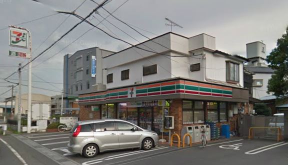 Convenience store. Seven-Eleven Iwatsuki Cakra store up (convenience store) 561m