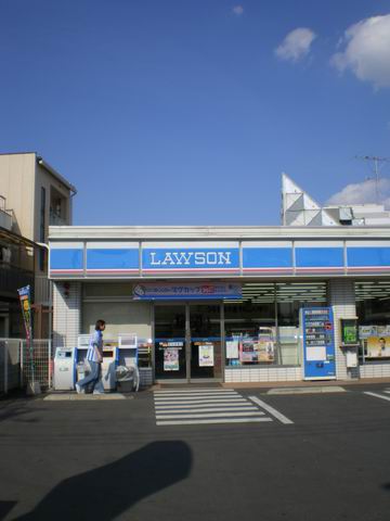 Convenience store. Lawson Higashi-Iwatsuki Station north exit store up (convenience store) 207m