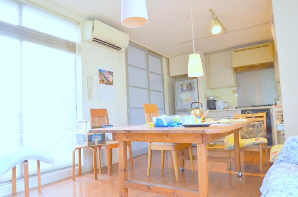 Living. 22.5 Pledge very spacious and LDK! Photo There is a wood deck in the place where got out through the window of the dining part ^^ front!