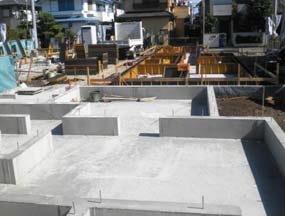 Construction ・ Construction method ・ specification. Image that the firm Au Bon of concrete was laid under the building?