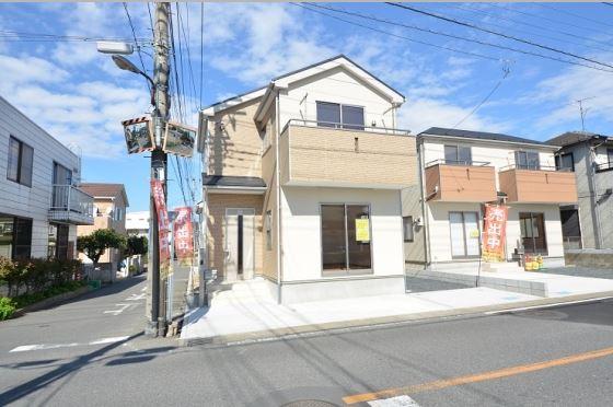 Local appearance photo. Building 3 ・ appearance  Southwest corner lot! 