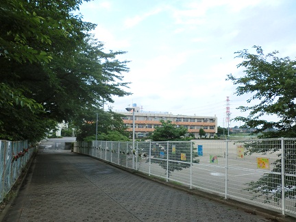 Junior high school. 1366m until the Saitama Municipal Sakurayama junior high school (junior high school)