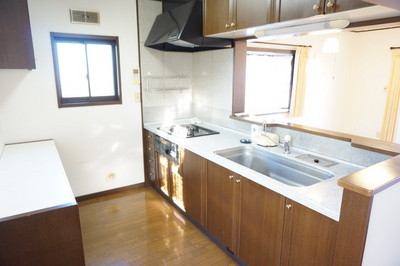 Kitchen. Large cooking space is popular with women