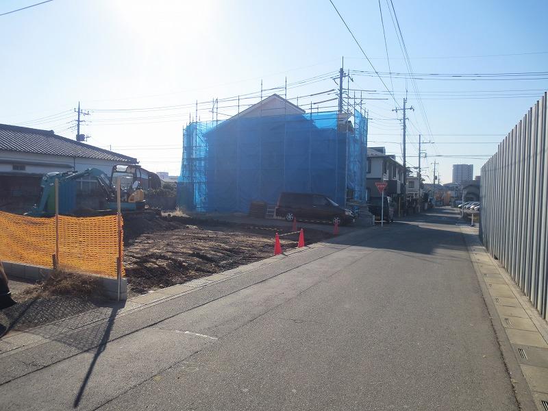 Local photos, including front road. Local (12 May 2013) Shooting