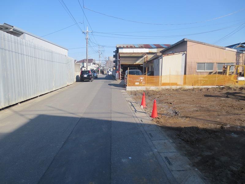 Local photos, including front road. Local (12 May 2013) Shooting