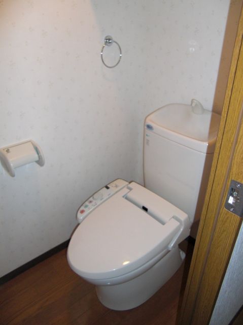 Toilet. Uosshuretto with toilet