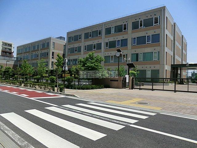 Primary school. 750m until Tsubasa elementary school