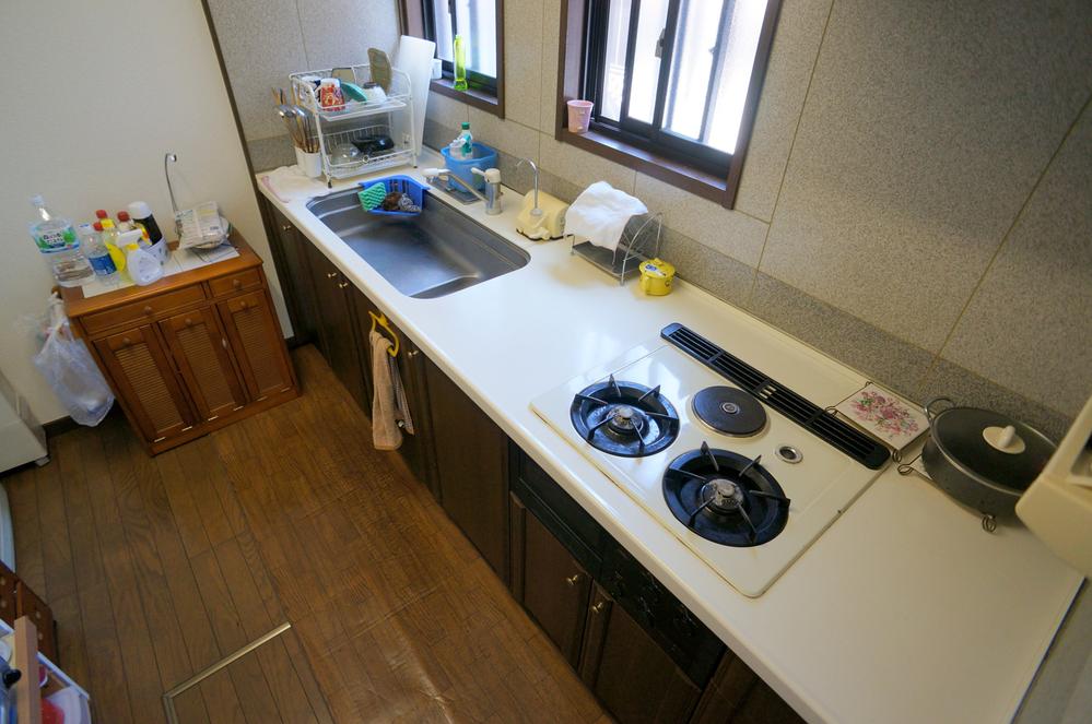 Kitchen. It is the first floor of the kitchen ^^