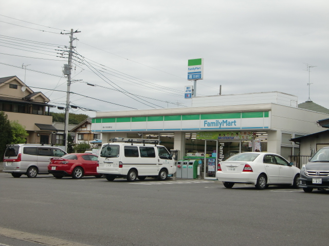 Convenience store. FamilyMart 467m to Hongo Saitama Minamiten (convenience store)