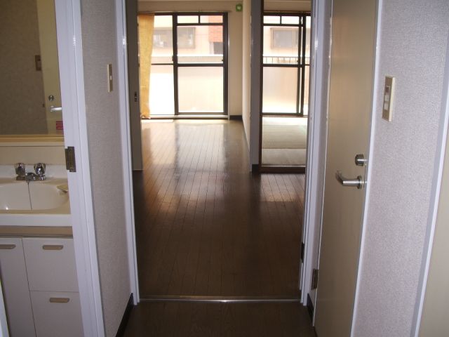 Other room space. Also looks wide long room hallway!