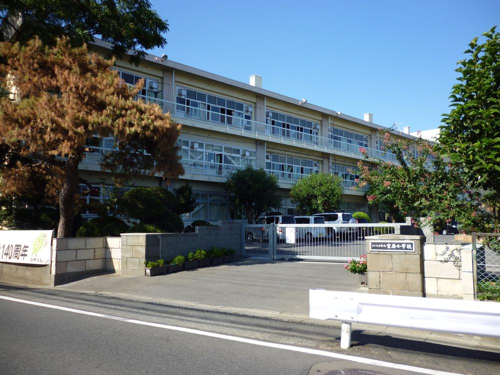 Primary school. 850m to Miyahara Elementary School