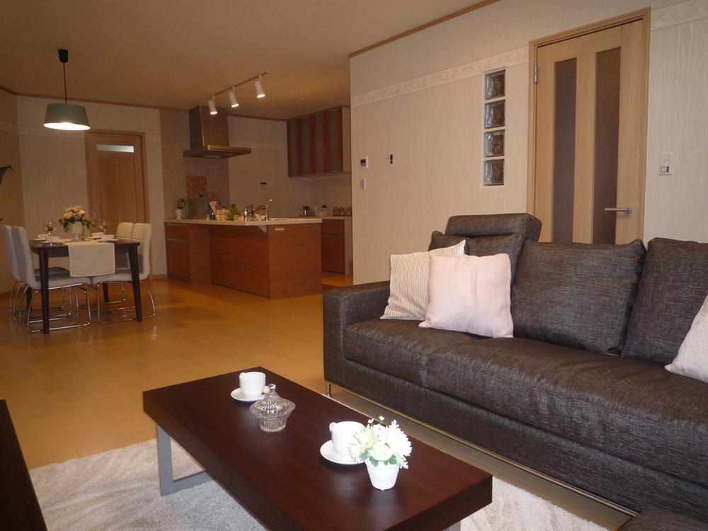 Other Equipment. Living with a still be placed a large sofa room at a dining table. Also you got to come to a lot of customers, You can relax slowly. 