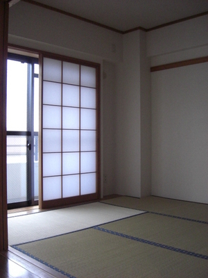 Living and room. 6-mat Japanese-style