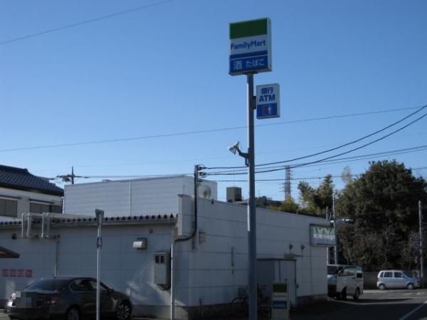 Convenience store. 20m to FamilyMart