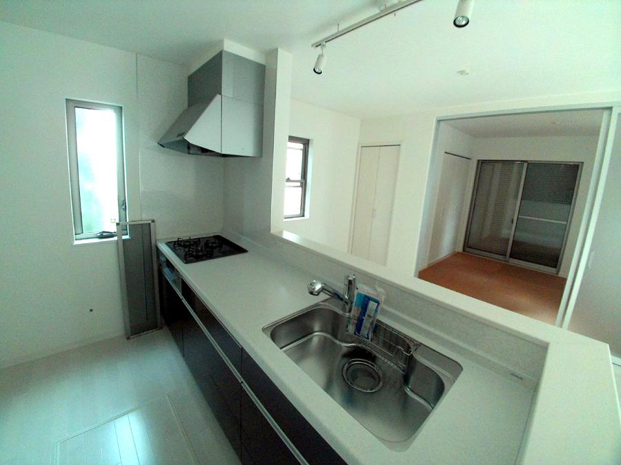 Living. Was building completed. Such as the actual image from per yang, We have to wait all the time so you can see directly. 