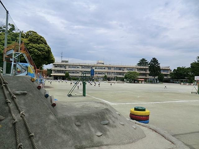 Primary school. Saitama Municipal Nisshin 600m up to elementary school
