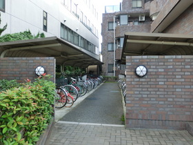 Other common areas. Bicycle parking lot with a roof (bicycle parking free)