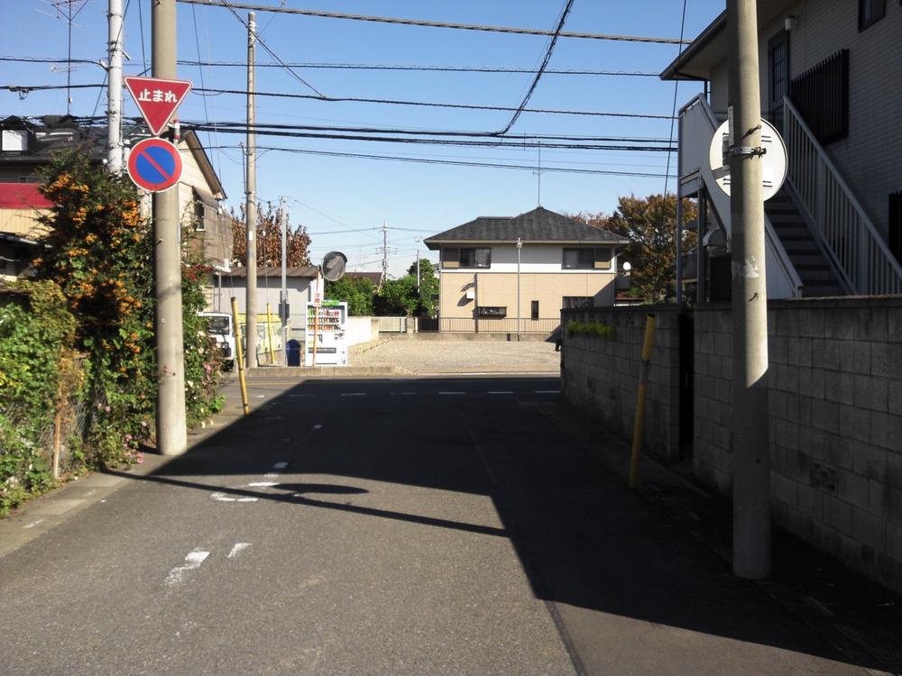 Local photos, including front road. Shooting