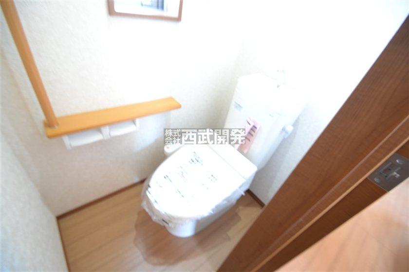 Toilet. 7 Building toilet (September 2013) Shooting